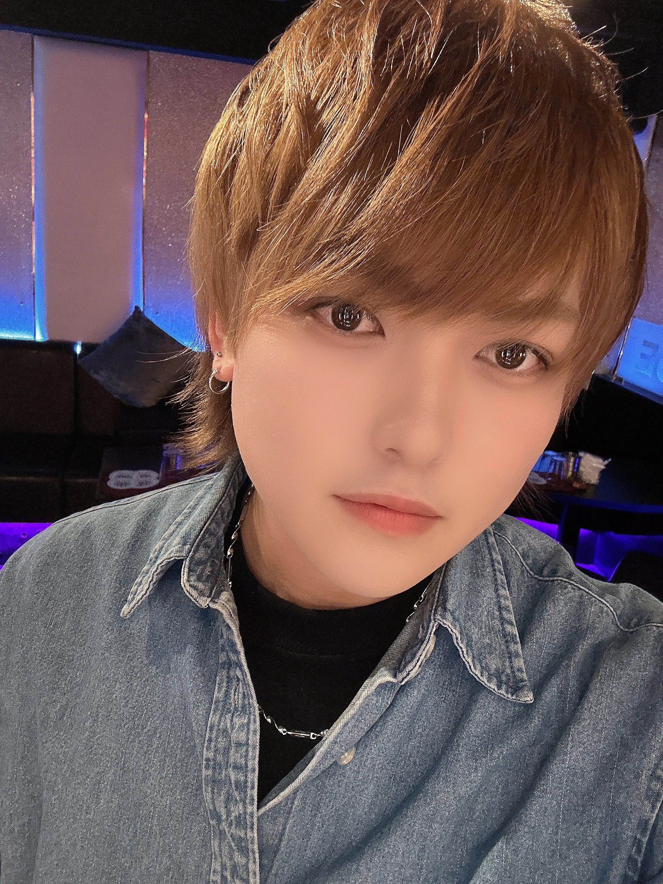 乾 綾のカジュアルな雰囲気の写真